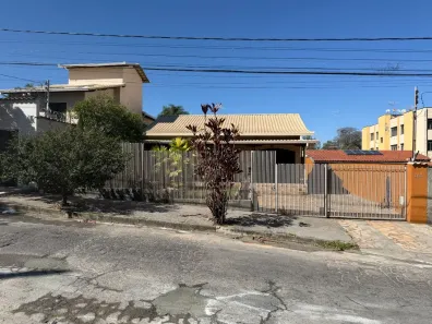 Casa com 3 Quartos para alugar, 280m² no Guarujá, Betim