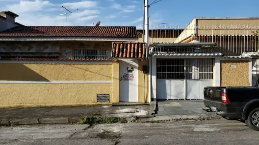 Casa com 2 Quartos para alugar, 60m² no São Miguel, São Gonçalo