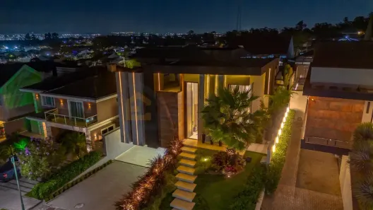Casa de Condomínio com 3 Quartos à venda, 350m² no Pineville, Pinhais