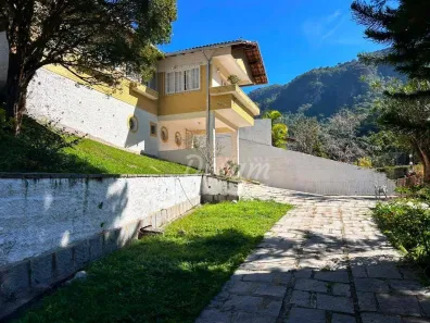 Casa com 3 Quartos à venda, 160m² no Cascata dos Amores, Teresópolis