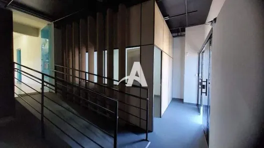 Sala Comercial para alugar, 200m² no Santa Mônica, Uberlândia
