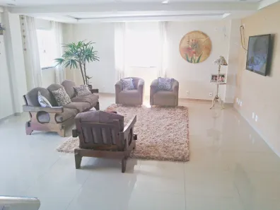 Apartamento com 4 Quartos para alugar, 200m² no Centro, Balneário Camboriú