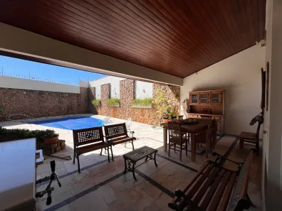 Sobrado com 4 Quartos para alugar, 400m² no Residencial Paraíso, Franca