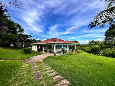 Fazenda/Sítio com 3 Quartos à venda, 257m² no Jardim Serrano, São Pedro