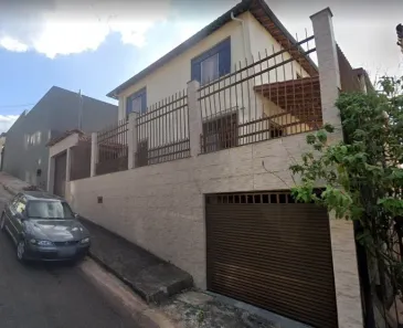 Casa com 4 Quartos à venda, 230m² no Parque Guarua, Juiz de Fora