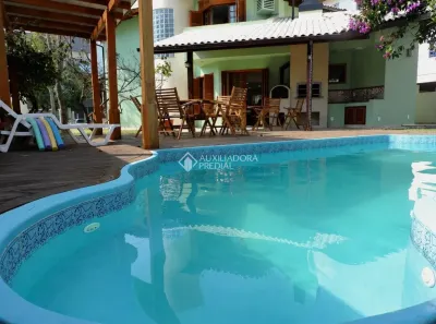 Casa com 4 Quartos para alugar, 250m² no Jurerê, Florianópolis