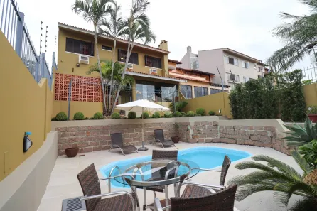 Casa com 5 Quartos à venda, 288m² no Ipanema, Porto Alegre