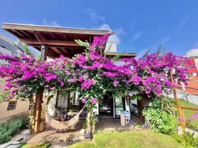 Casa com 3 Quartos à venda, 236m² no Coqueiros, Florianópolis