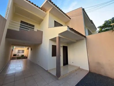 Sobrado com 3 Quartos para alugar, 100m² no Zona 07, Maringá