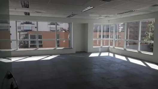 Sala Comercial para alugar, 132m² no Vila Nova Conceição, São Paulo