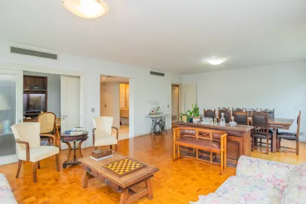 Apartamento com 4 Quartos à venda, 245m² no Moinhos de Vento, Porto Alegre