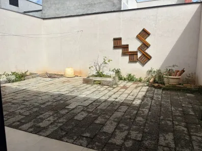 Sobrado com 2 Quartos para venda ou aluguel, 140m² no Loteamento Vila Romana, Bragança Paulista