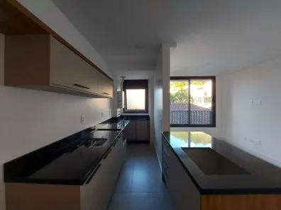 Apartamento com 2 Quartos para alugar, 61m² no Centro, Florianópolis