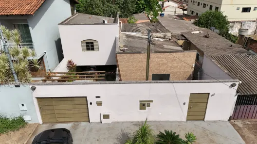 Casa com 4 Quartos à venda, 248m² no Vila São João, Goiânia