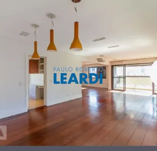 Apartamento com 3 Quartos à venda, 230m² no Moema, São Paulo