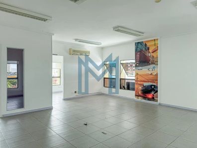 Sala Comercial à venda, 87m² no Vila Mathias, Santos