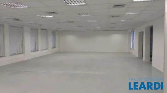 Sala Comercial para alugar, 242m² no República, São Paulo