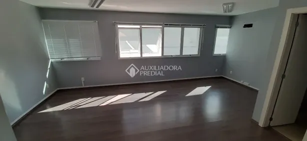 Sala Comercial à venda, 33m² no Menino Deus, Porto Alegre