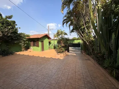 Casa com 3 Quartos à venda, 220m² no Setor Marechal Rondon, Goiânia
