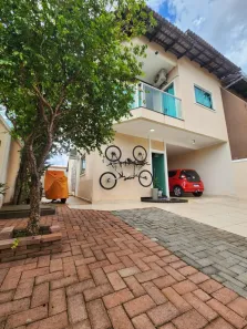 Sobrado com 3 Quartos à venda, 180m² no Jardim Atlântico, Goiânia