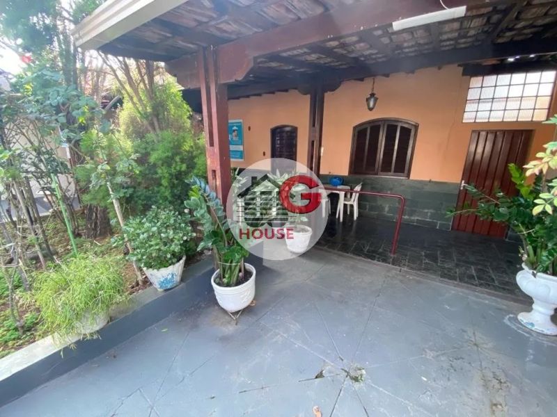 Casa com 4 quartos — Santa Amélia, Belo Horizonte