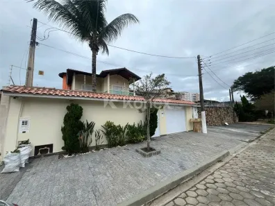 Sobrado com 5 Quartos à venda, 600m² no Indaiá, Caraguatatuba