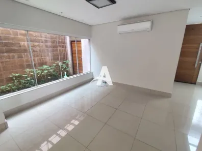 Casa de Condomínio com 3 Quartos para alugar, 150m² no Granja Marileusa, Uberlândia