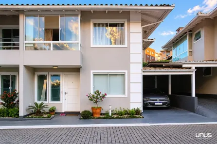 Casa de Condomínio com 3 Quartos à venda, 110m² no Centro, São José