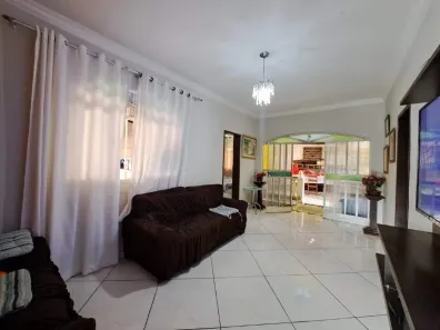 Casa com 4 Quartos à venda, 225m² no Independência (Barreiro), Belo Horizonte