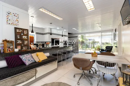Casa com 4 Quartos à venda, 300m² no Orleans, Curitiba