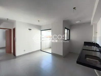 Apartamento com 2 Quartos para alugar, 55m² no Lídice, Uberlândia