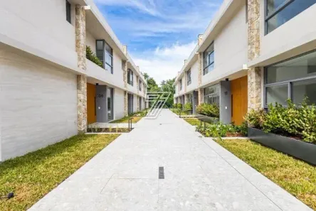 Casa de Condomínio com 3 Quartos à venda, 220m² no Cascatinha, Curitiba