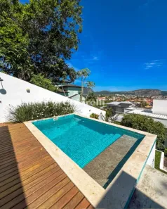 Casa de Condomínio com 3 Quartos à venda, 360m² no Camboinhas, Niterói