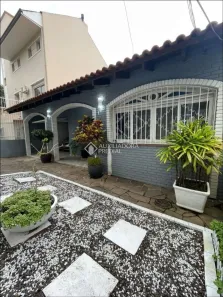 Casa com 2 Quartos para alugar, 180m² no Nonoai, Porto Alegre