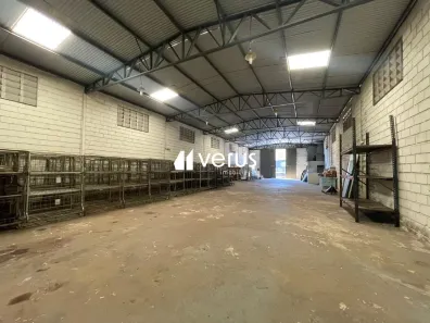 Imóvel Comercial com 1 Quarto à venda, 420m² no Marta Helena, Uberlândia