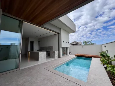 Casa de Condomínio com 4 Quartos à venda, 303m² no Morada da Colina, Uberlândia