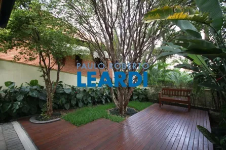 Casa de Condomínio com 3 Quartos à venda, 380m² no Alphaville, Santana de Parnaíba