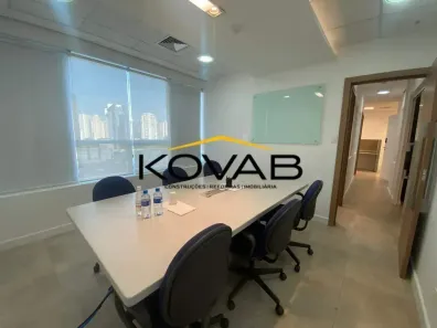 Sala Comercial para alugar, 82m² no Jardim das Acácias, São Paulo
