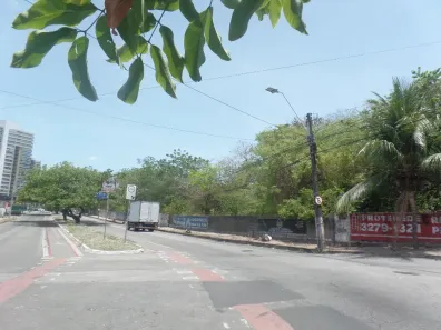Lote/Terreno para alugar, 4757m² no Guararapes, Fortaleza
