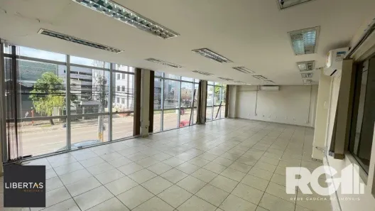 Prédio Comercial com 30 Quartos à venda, 1199m² no Navegantes, Porto Alegre