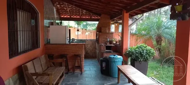 Fazenda/Sítio com 5 Quartos à venda, 391m² no Centro, Embu-Guaçu