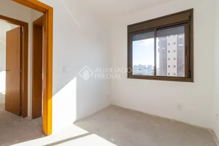 Apartamento com 2 Quartos à venda, 75m² no Três Figueiras, Porto Alegre
