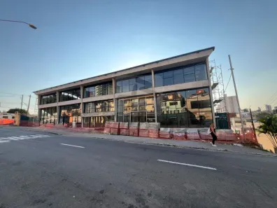 Galpão/Depósito/Armazém para alugar, 2500m² no Vila Bastos, Santo André
