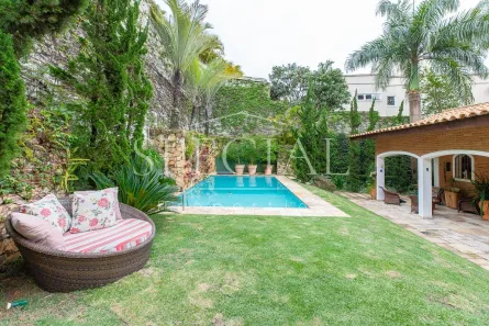 Casa com 4 Quartos para venda ou aluguel, 788m² no Jardim Leonor, São Paulo