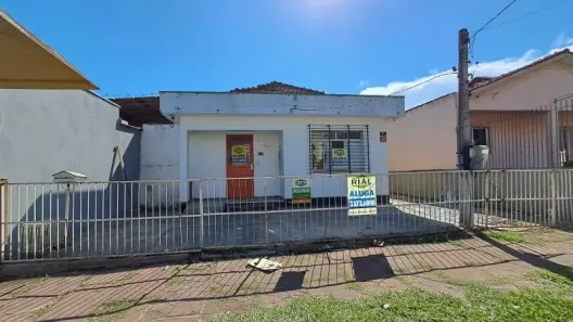 Casa com 3 Quartos para alugar, 160m² no Jardim Itu, Porto Alegre