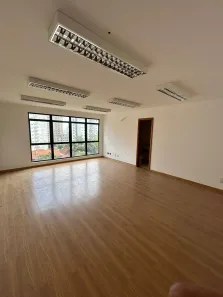 Imóvel Comercial para alugar, 90m² no Auxiliadora, Porto Alegre