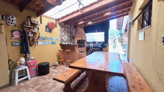 Casa com 3 Quartos à venda, 300m² no Jardim Leocádia, Sorocaba