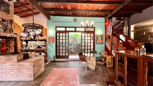 Casa com 4 Quartos para alugar, 197m² no Caraguatá, Mairiporã