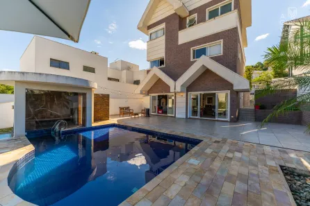 Casa de Condomínio com 3 Quartos para alugar, 364m² no Campo Comprido, Curitiba