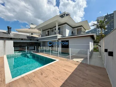 Casa com 4 Quartos à venda, 279m² no Pedra Branca, Palhoça